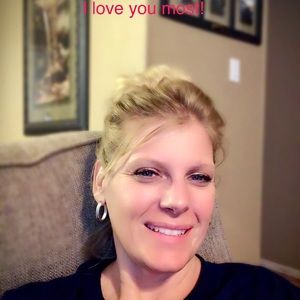 Meet your Posher, April